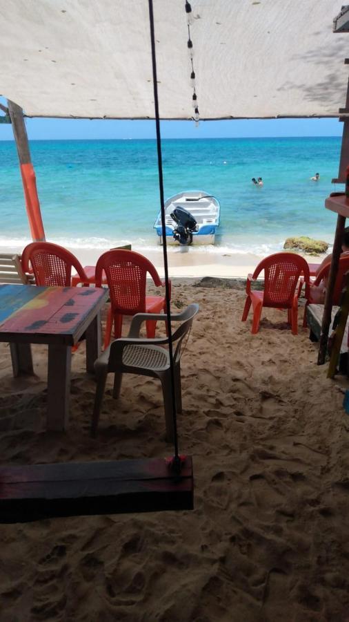 A Orilla Del Mar En Baru *