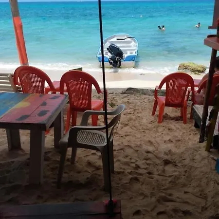 A Orilla Del Mar En Baru *