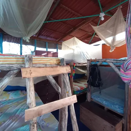 A Orilla Del Mar En Baru Hostal *